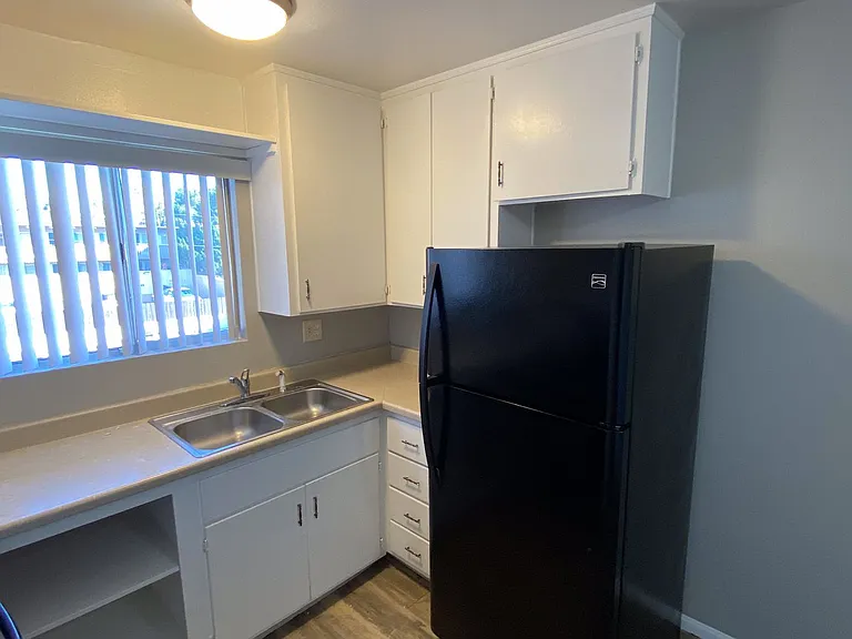 798 McClure St. — Photo 23