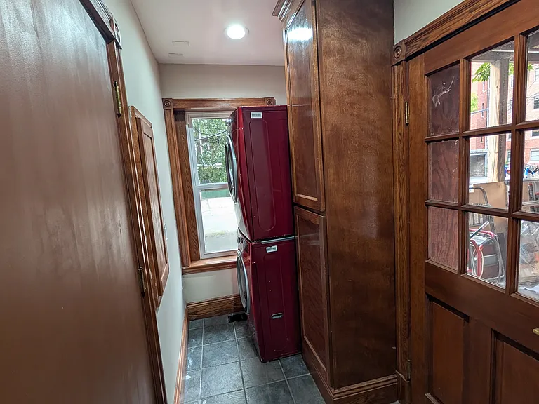 9 Strathmore Rd #4 — Photo 5