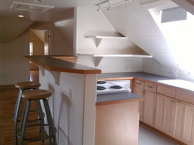3219 Franklin Ave East — Photo 6