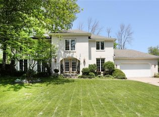 87 Shadow Wood Dr, East Amherst, NY 14051