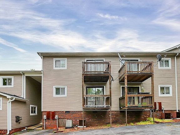 3rd image of 1326 N Frye Ave #G