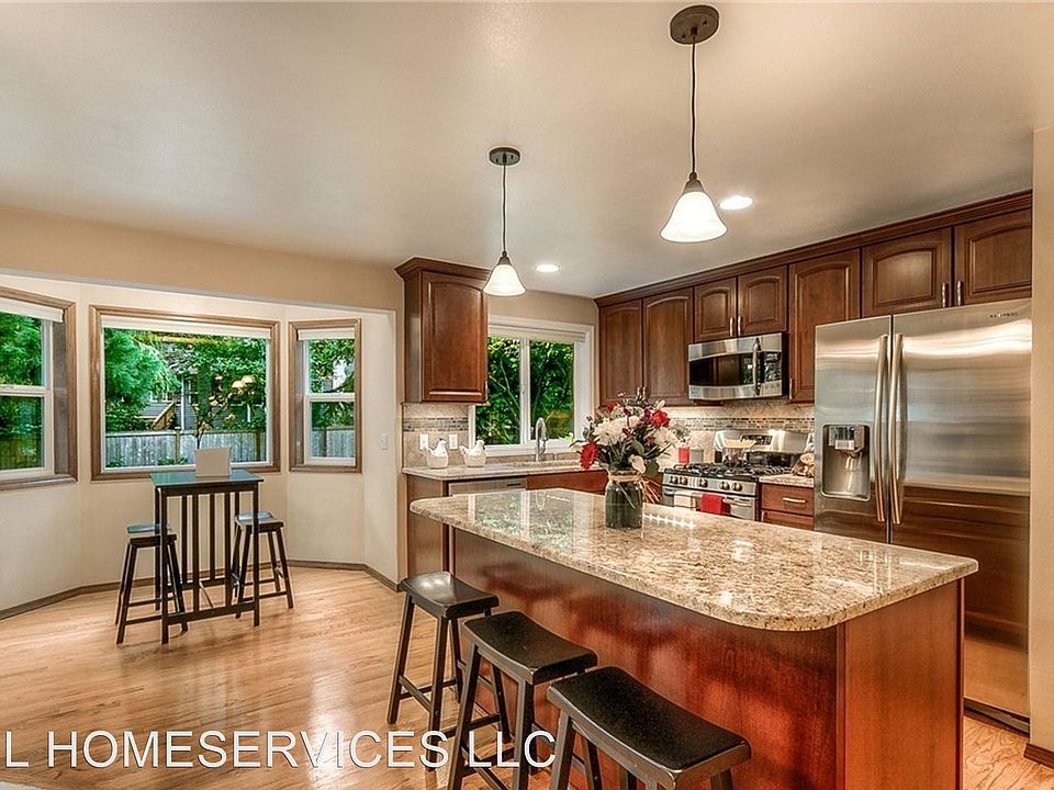 1st image of 22116 NE 9th Pl