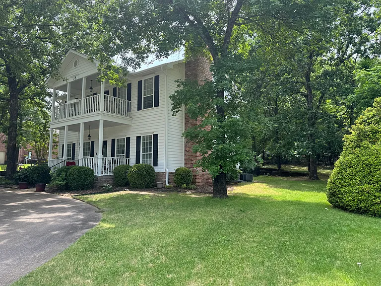 15 Tara Mount Dr — Photo 1