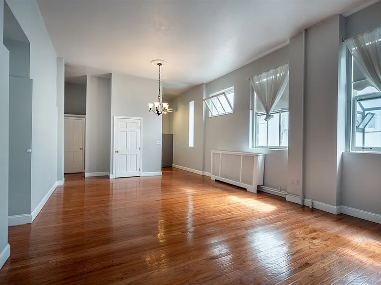 16 Balmoral St #422 — Photo 18