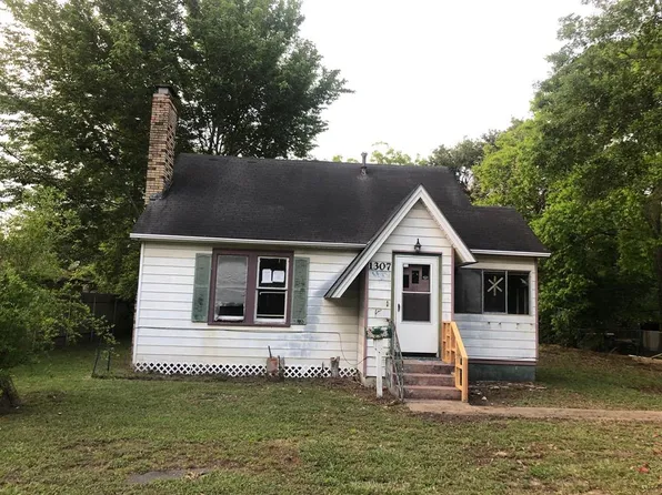 1307 Brooks Ave, Rosenberg, TX 77471