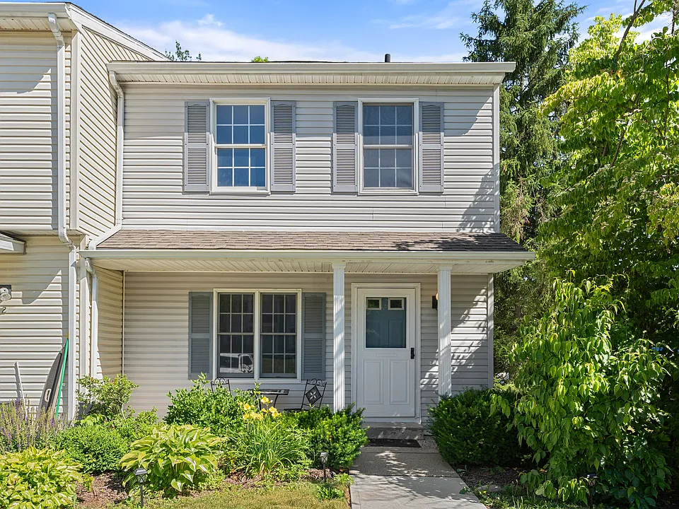 1 Clara Ct #1