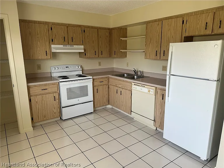 7422 Valencia Rd — Photo 6