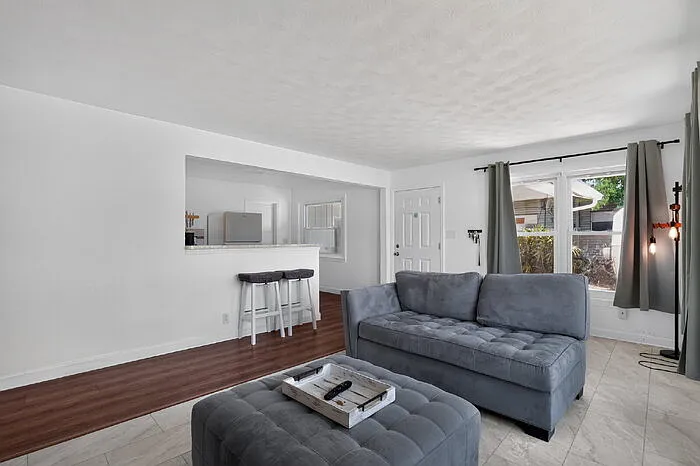 2617 Nassau St — Photo 33