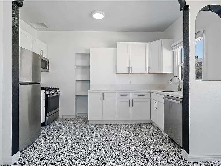 3212 Hamilton Way #1 — Photo 10