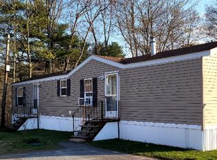 10 Horseshoe Dr, Litchfield, NH 03052