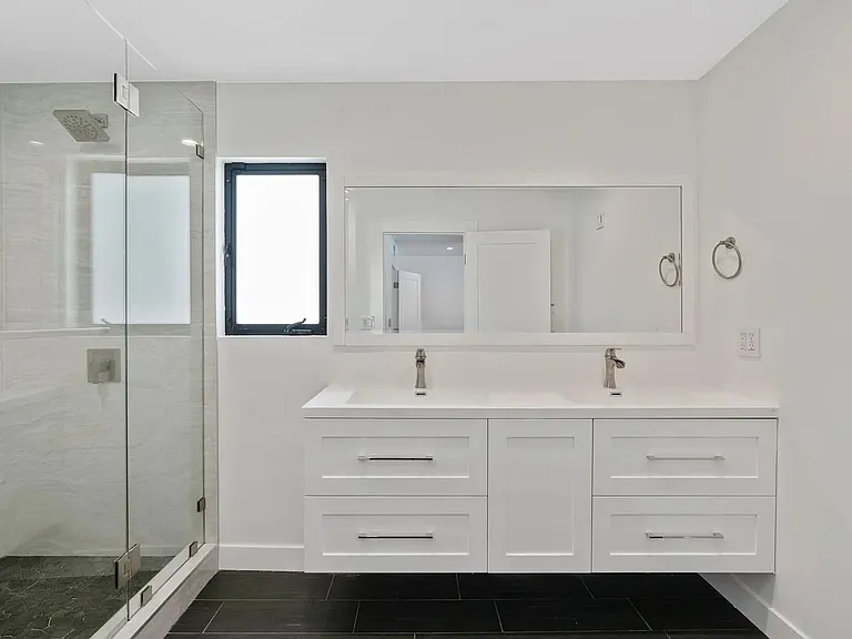 13940 Bermax Ave — Photo 51