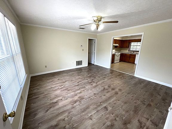 2nd image of 107 Barrington Dr APT 3