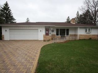 2120 Touchae St, Waterloo, IA 50702