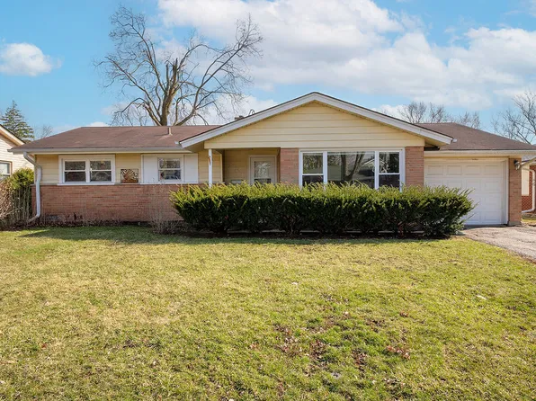 251 Clearmont Dr, Elk Grove Village, IL 60007