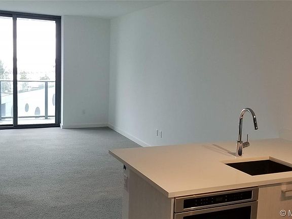 5th image of 501 NE 31st St Unit 902