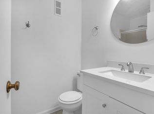 616 Shoreham Ct APT 301, Virginia Beach, VA 23451