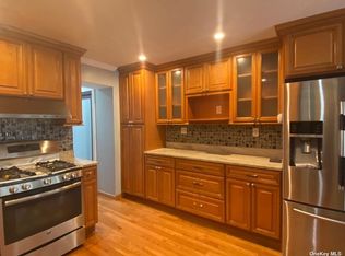 21-33 23rd St, Astoria, NY 11105