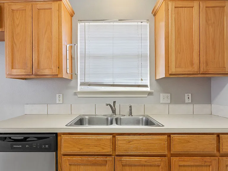 10316 Hyacinth Ln #B — Photo 12