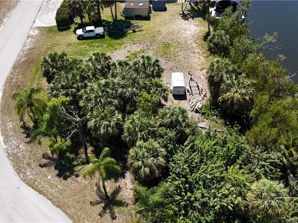 3921 Stabile Rd, Saint James City, FL 33956