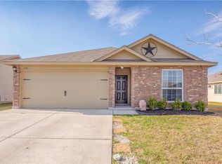 138 Talon Dr, Luling, TX 78648