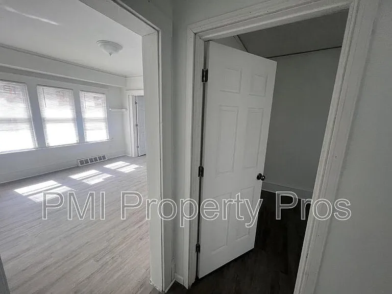 3284 N 30th St — Photo 15