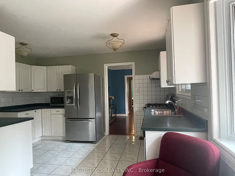 251 Scott Ave — Photo 9