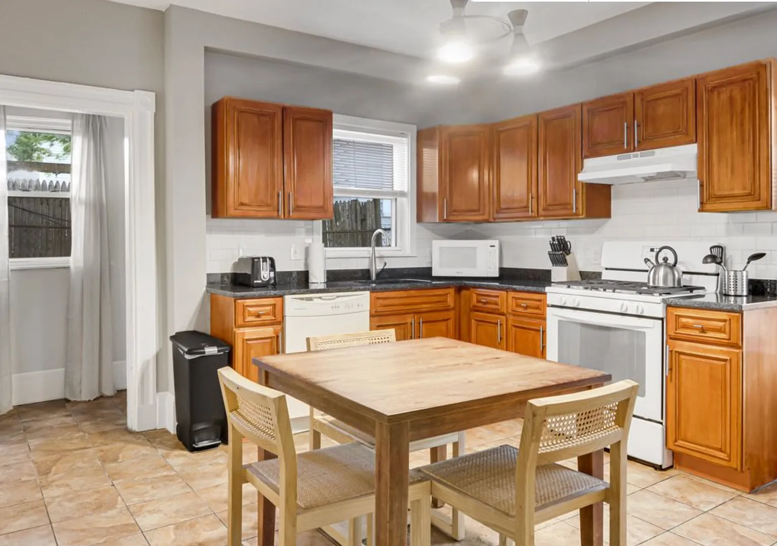Avl NOW No Fee! - 5BR/2BA duplex in Lower Allston! — Photo 2