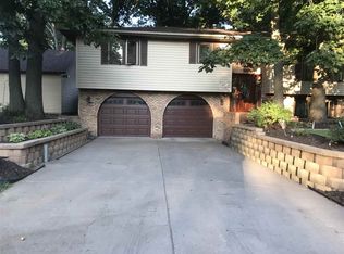 125 Hillcrest Dr, Geneseo, IL 61254