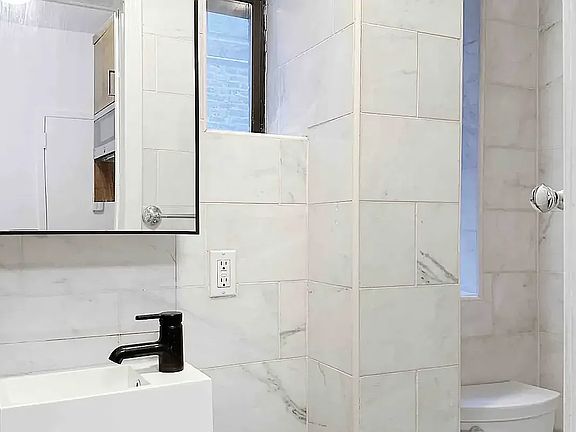 5th image of 196 Elizabeth St APT 16