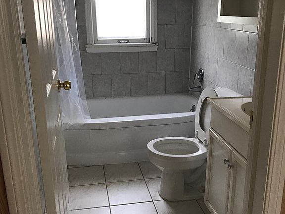 3rd image of 1926 Evaline St Unit 2