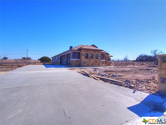 3rd image of 1044 Parkview Drive Way