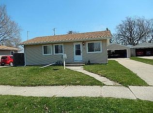 8421 17th Ave, Kenosha, WI 53143