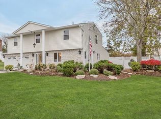 31 Mosby Dr, Lake Grove, NY 11755