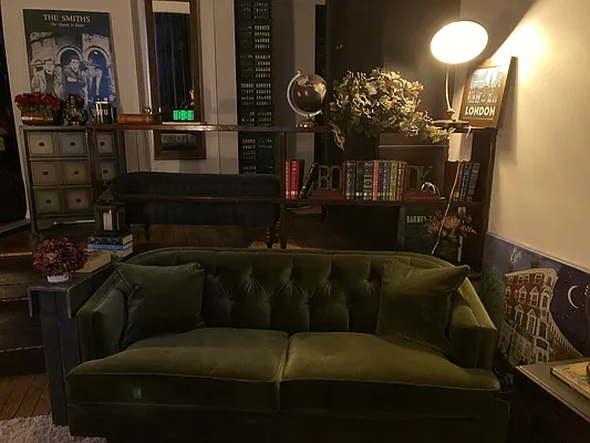 Rented by Bond New York | media 17