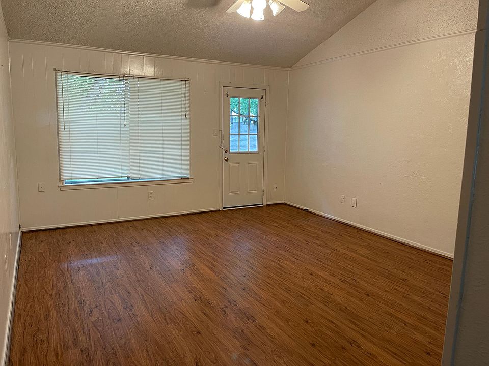2nd image of 5629 Galway Ln