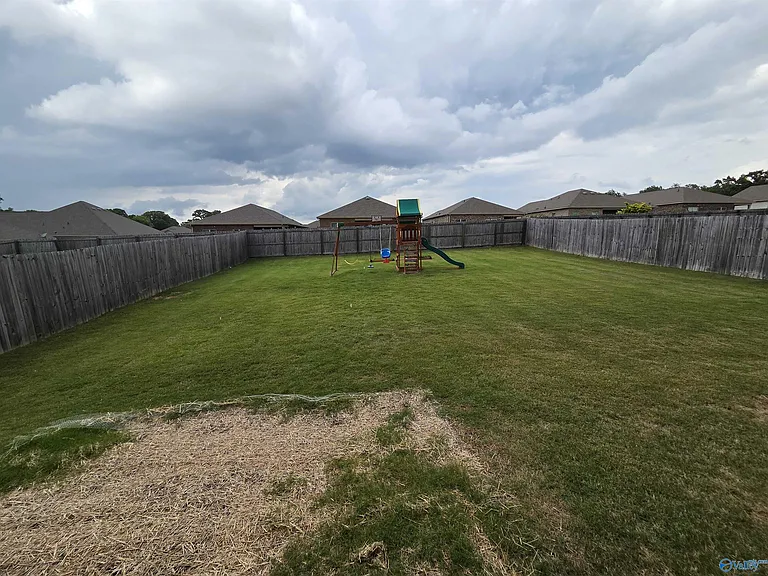 105 Fellington Ct — Photo 15