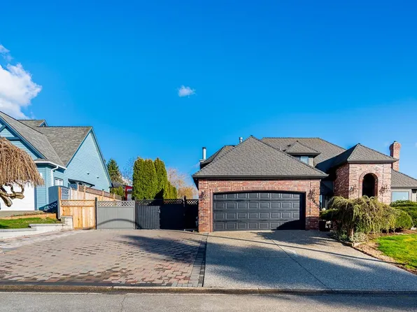 18459 56a Ave, Surrey, BC V3S 7E4