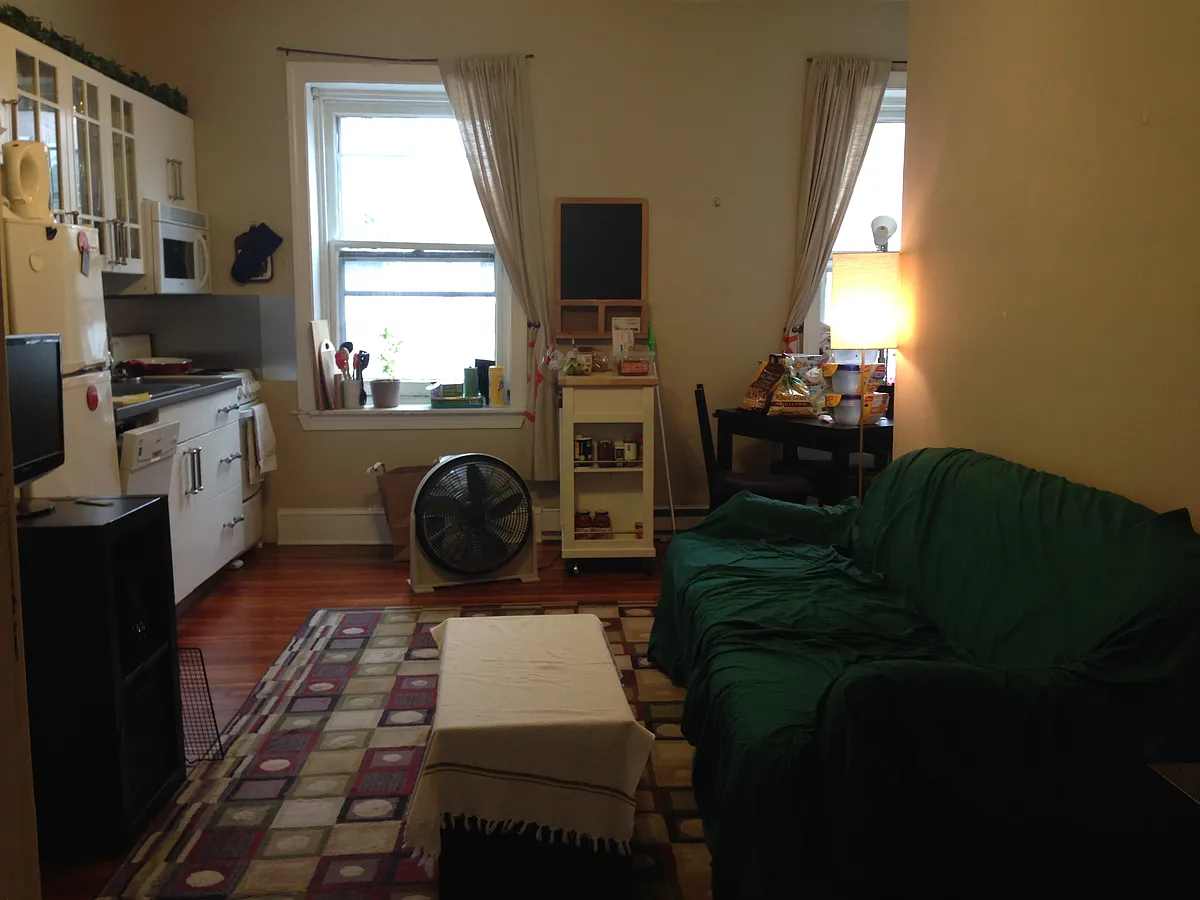 Building Photo - 1525 Spruce St #30