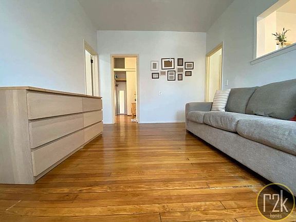 4th image of 32-06 37th St #1B