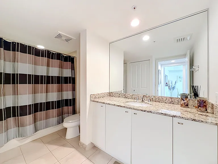 610 W Las Olas Blvd #1819N — Photo 51