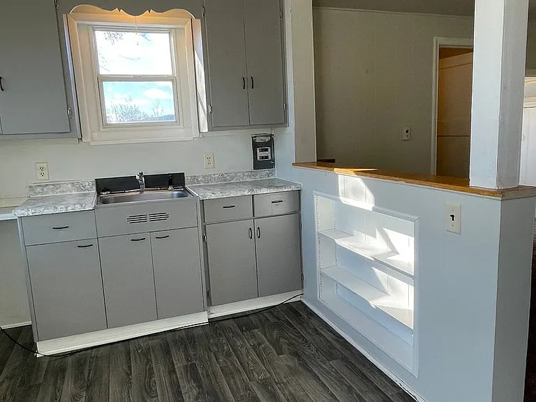 405 E Watertown St — Photo 11