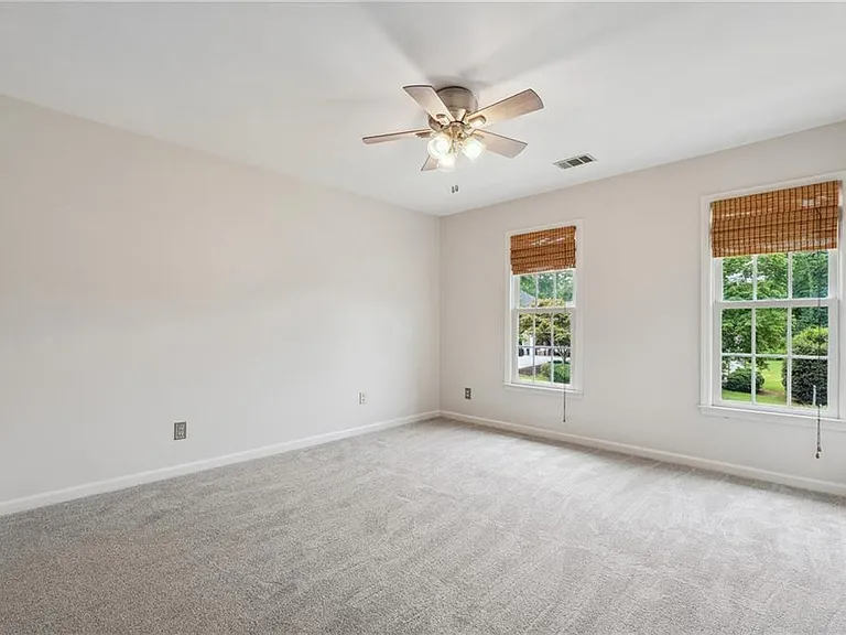 2565 Chestea Dr NE — Photo 15