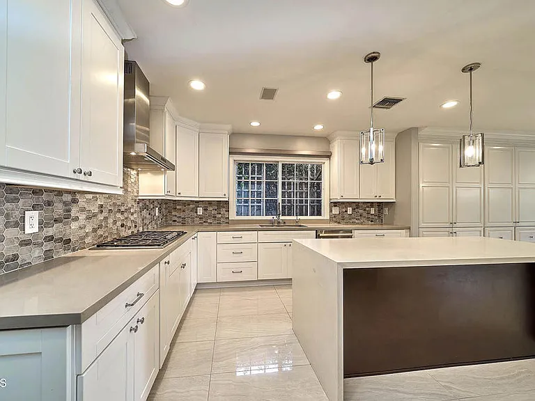 4330 Bel Aire Dr — Photo 13