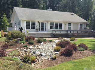 210 N Fairway Dr E, Hoodsport, WA 98548