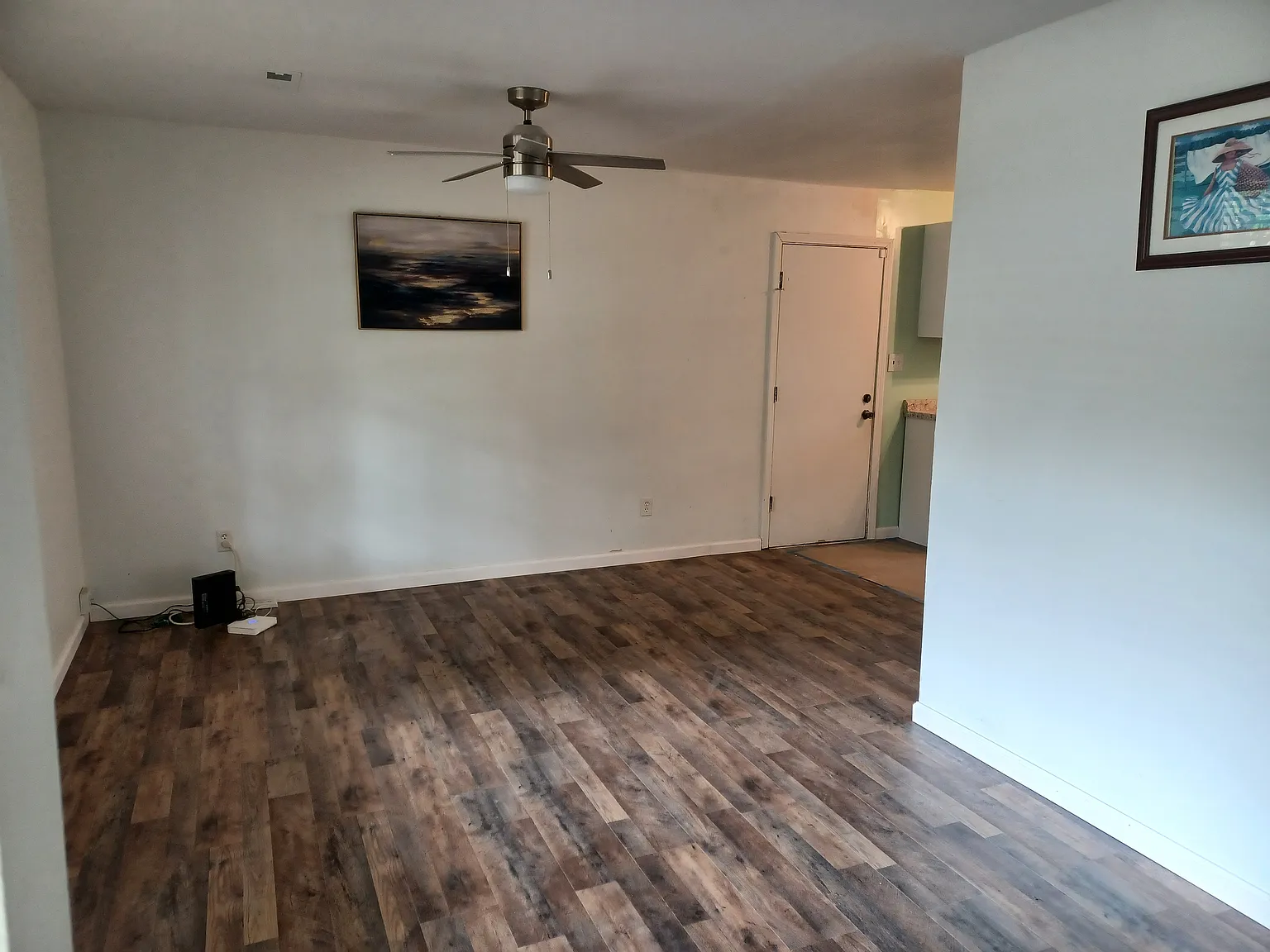 3 bed, 1144 sqft, $2,050 — Photo 2