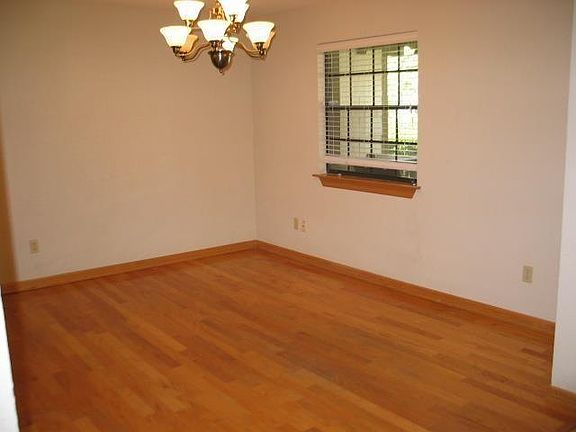 4th image of 12306 Antoinette Pl