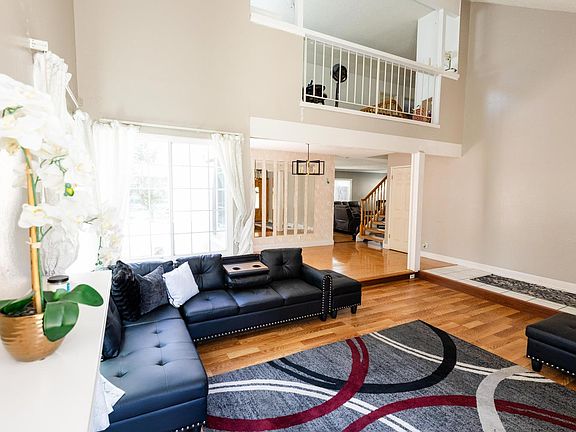 4th image of 147 Sweetberry Ct