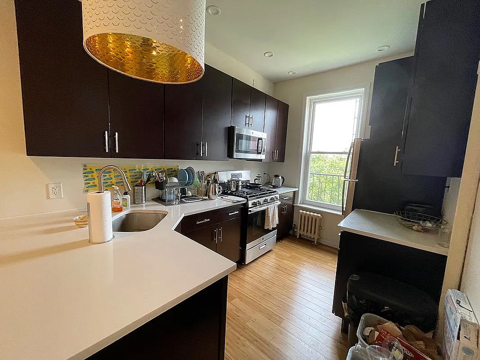1st image of 767 Park Pl APT 3R