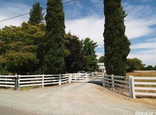 9336 Victory Ave, Oakdale, CA 95361