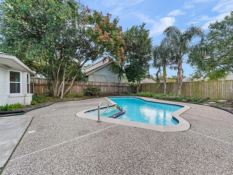 4309 Stillbrooke Dr — Photo 35